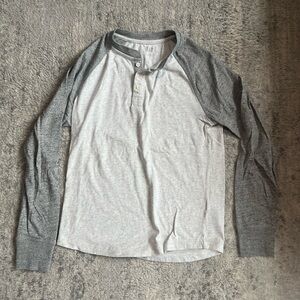 Men’s GAP Henley Shirt